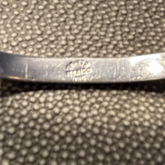 Vintage Taxco Mexico 925 Sterling Silver Hinged Bangle Bracelet Malachite Inlay - Picture 2 of 5